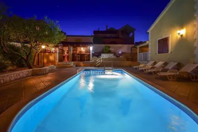Villa 935 m², Vodice - Pool und großes Grundstück - 9