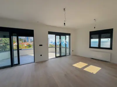 Stan 136 m², Kantrida - panoramski pogled na more - 21