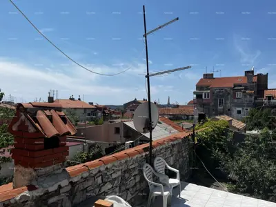 Wohnung in Pula, Zentrum, 1. Stock, zwei Wohneinheiten