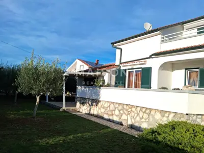 Haus zum Kauf in Krk - Okolica, 230 m² - 2