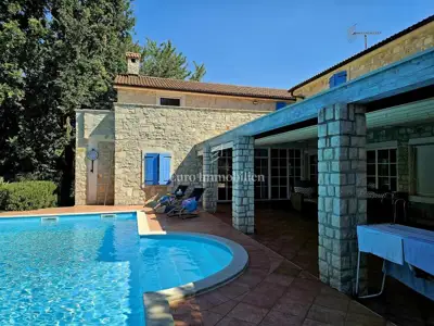 Kuća 300 m², Poreč - privatna okućnica i bazen