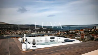 Villa 310 m², Trogir - Panoramablick auf das Meer - 2