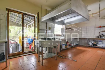 Investitionsmöglichkeit, Cerovac Vukmanićki Wohn- und Geschäftskomplex - 3