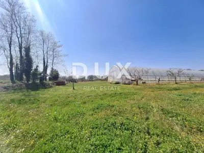 Poreč, Kaštelir, građevinsko zemljište, 918 m²