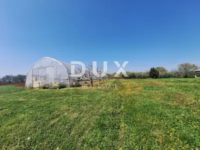 Poreč, Kaštelir, građevinsko zemljište, 918 m² - 2