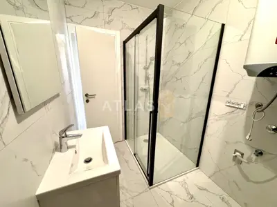 Stan 78 m², Novigrad - 2 spavaće sobe i terasa - 8