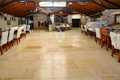 House for sale in Momjan, 650 m² - 18