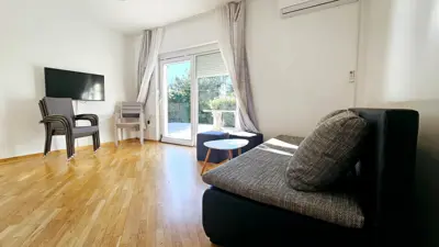 Novalja – Trosobni apartman 80 m² u prizemlju s terasom, 500 m od mora - 2