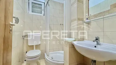 Novalja – Trosobni apartman 80 m² u prizemlju s terasom, 500 m od mora - 9