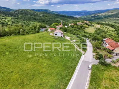 Građevinsko zemljište 1.576 m², Stari Pazin - pogled na Butonigu
