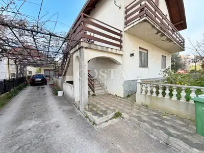 Haus 225 m², Plovanija - eingezäunter Hof und Garten - 5