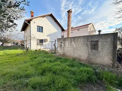 Haus 225 m², Plovanija - eingezäunter Hof und Garten - 19