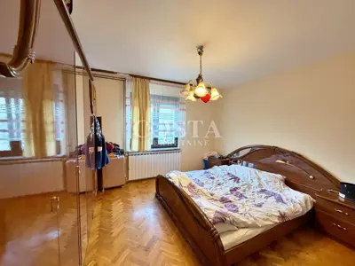 Haus 225 m², Plovanija - eingezäunter Hof und Garten - 8