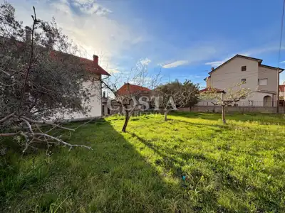 Haus 225 m², Plovanija - eingezäunter Hof und Garten - 4