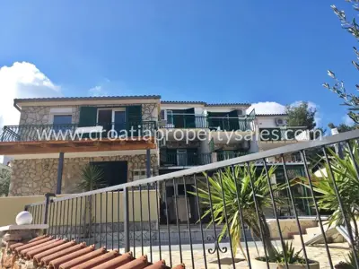 Kuća, Šolta, 500 m², 900 000 €