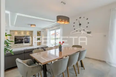 Vila 181 m², Kaštel Novi - bazen i ljetna kuhinja - 13