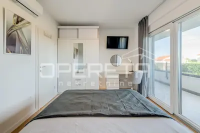 Vila 181 m², Kaštel Novi - bazen i ljetna kuhinja - 18