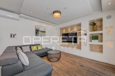 Vila 181 m², Kaštel Novi - bazen i ljetna kuhinja - 11
