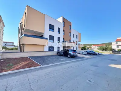 Stan 99,91 m², Bibinje - 3 sobe, terasa i parkirno mjesto - 16