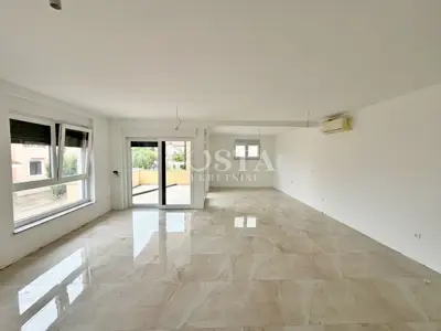 Stan 99,91 m², Bibinje - 3 sobe, terasa i parkirno mjesto - 5