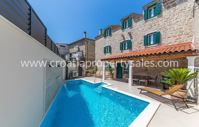 Haus, Kaštela, 196 m², 850 000 €