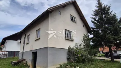 Kuća 160 m², Vrbovsko - velika građevinska okućnica