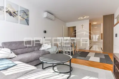 Apartment 69 m², Trnje-Radnička, 1st floor with elevator and garage parking space