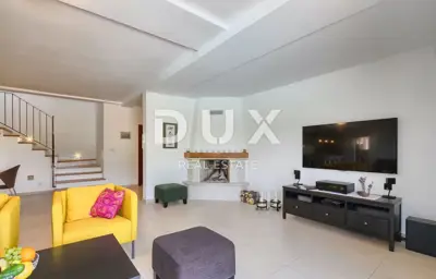 Haus 250 m², Sveti Lovreč - Pool und Panoramablick - 10