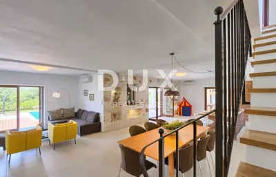 Haus 250 m², Sveti Lovreč - Pool und Panoramablick - 14