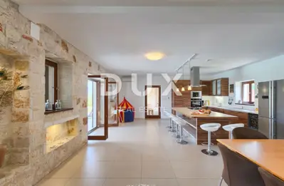 Haus 250 m², Sveti Lovreč - Pool und Panoramablick - 18