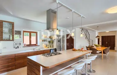 Haus 250 m², Sveti Lovreč - Pool und Panoramablick - 19