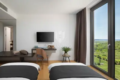 Vila 258 m², Novigrad - panoramski pogled na more - 13