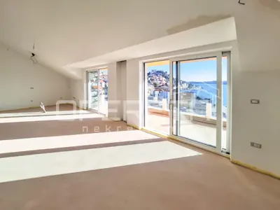 Apartment 138 m², Crnica, Šibenik - view of the old town - 4