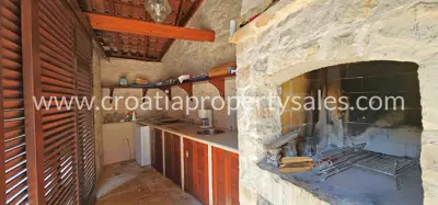 Haus, Brač, 300 m², 775 000 € - 3