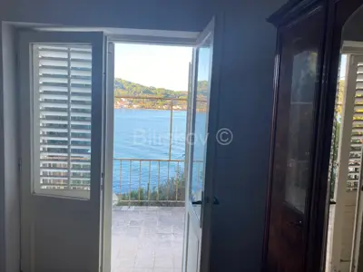 Preko, Otok Ošljak, kuća 87 m² prvi red do mora - 11