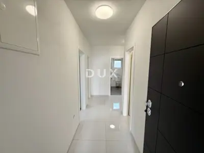 Stan 67 m², Novi Vinodolski - 2 spavaće sobe, terasa - 2