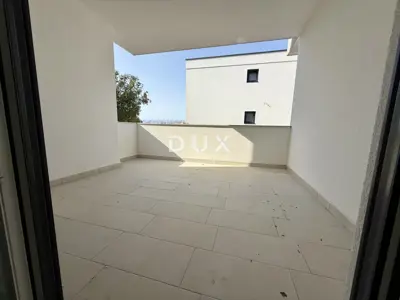 Stan 67 m², Novi Vinodolski - 2 spavaće sobe, terasa - 3