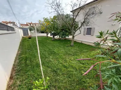 House 489 m², Vodnjan, indoor pool and two terraces - 9