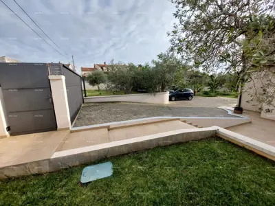 House 489 m², Vodnjan, indoor pool and two terraces - 11