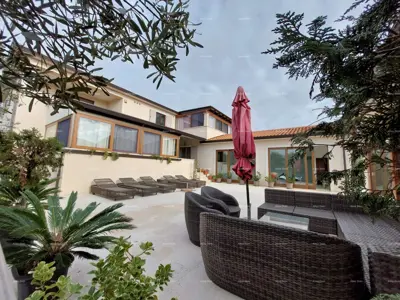 House 489 m², Vodnjan, indoor pool and two terraces - 7