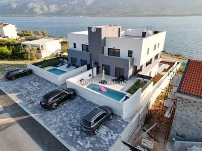 Apartmani u prvom redu do mora - Vinjerac
