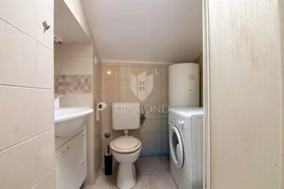 Rijeka, centar - uređeni apartman - 11