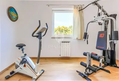 Kuće 550 m², Štinjan - blizu mora i Pule - 9