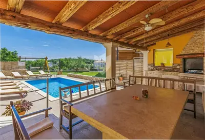 Kuće 550 m², Štinjan - blizu mora i Pule - 21