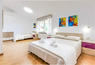 Kuće 550 m², Štinjan - blizu mora i Pule - 10
