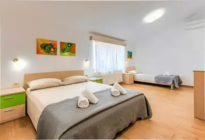Kuće 550 m², Štinjan - blizu mora i Pule - 12