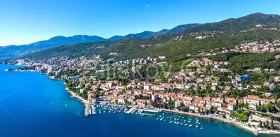Kuća 850 m², Opatija - pogled na Kvarner