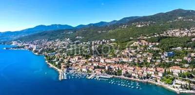 Kuća 850 m², Opatija - pogled na Kvarner