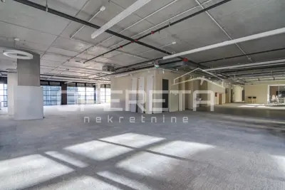 Office 959.94 m², Buzin - modern office building - 3