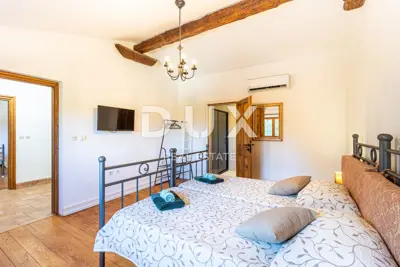 House for sale in Labin, 154 m² - 14